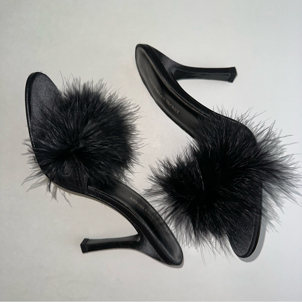 Victoria’s Secret black feather pumps boudoir bedroom heels sexy pinup 7